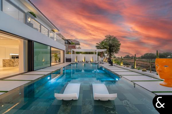 Exquisite Turnkey Golf Course Mansion in Sienna Views